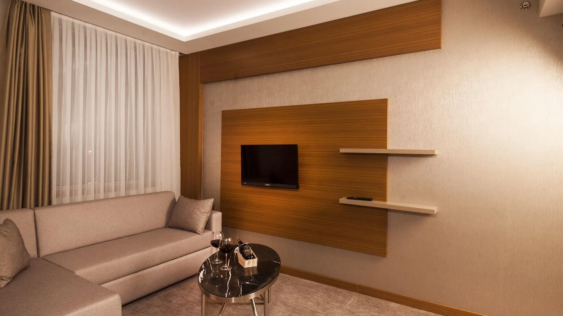 Elara Hotel İzmir Türkiye