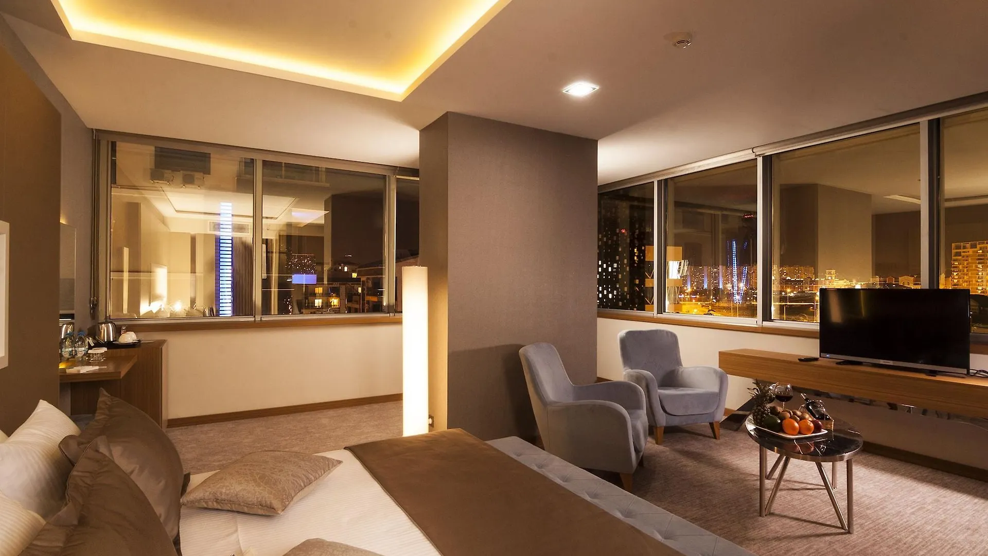 Elara Hotel İzmir