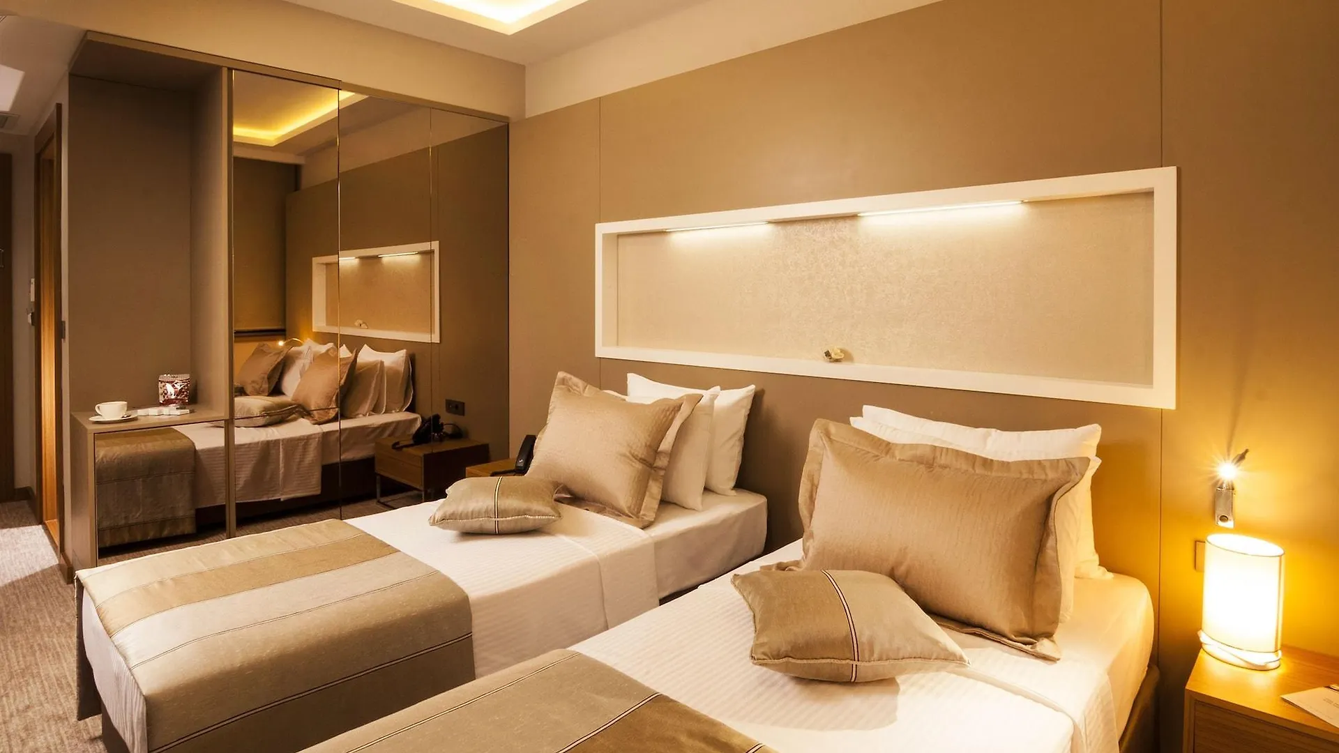 Elara Hotel İzmir