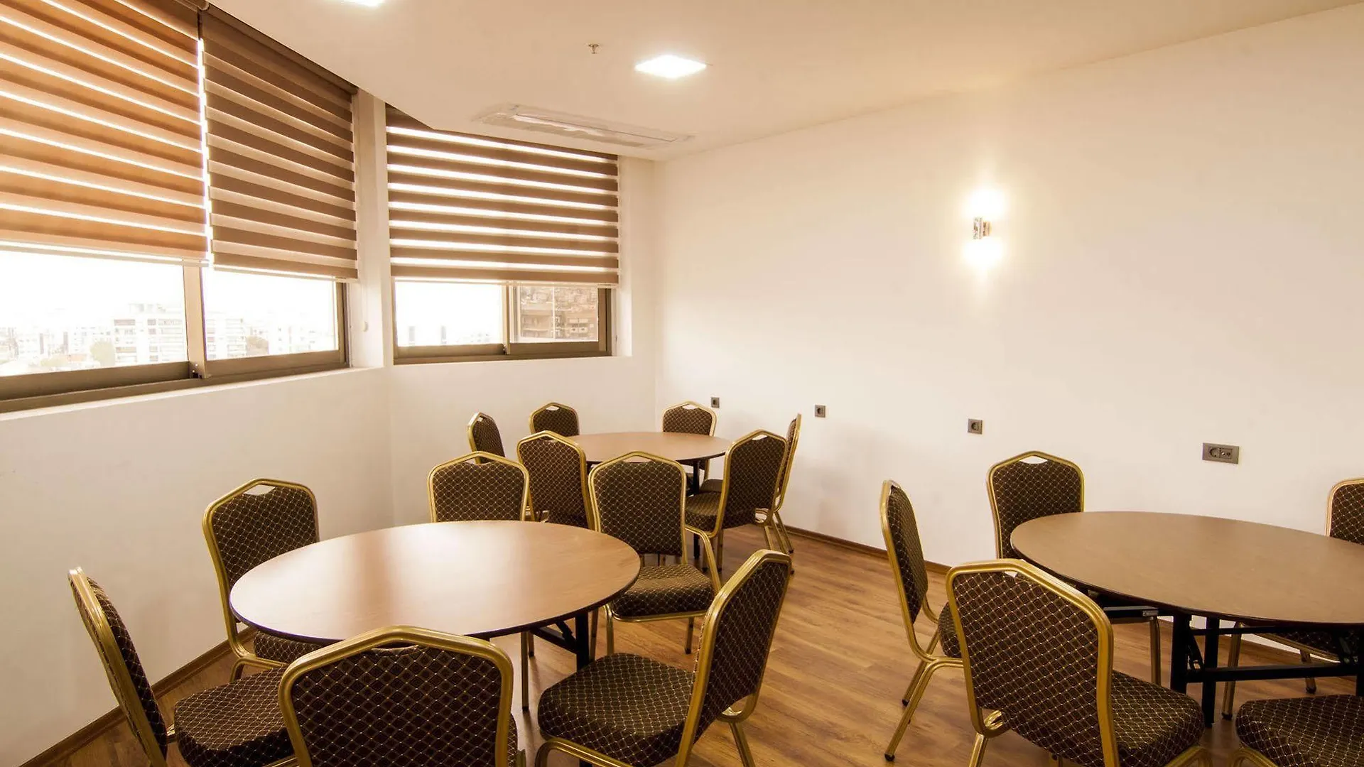 Elara Hotel İzmir